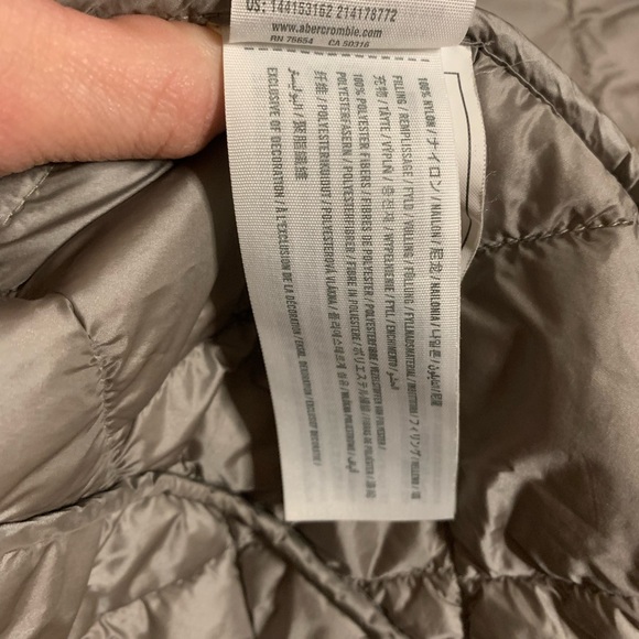 DONATED: Abercrombie Lightweight Quilted Puffer Jacket, S - Picture 12 of 12